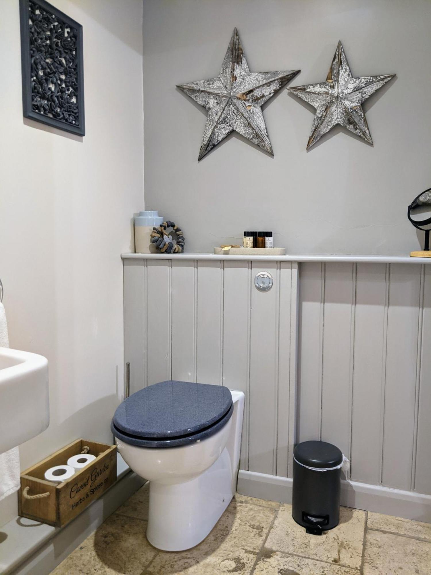 The Keepers Arms Hotel Quenington Room photo